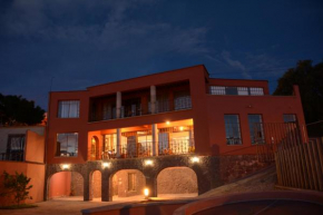 Отель Hotel Chocolate Suites  Гуанахуато